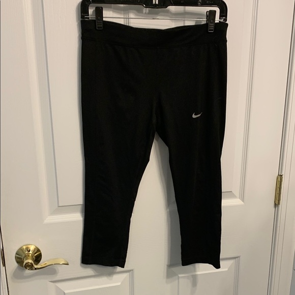 Nike Dri-Fit Capri Black Leggings size M with back zip pocket & drawstring - Picture 1 of 7